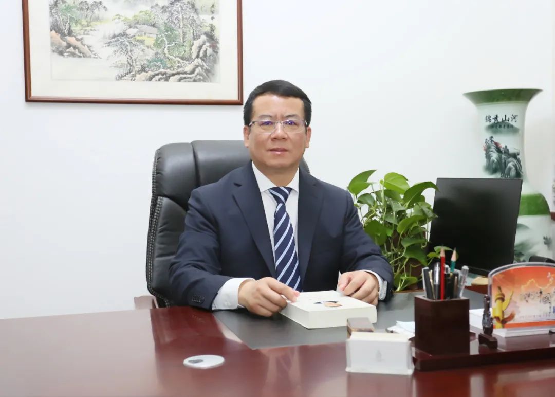 牛奔虎跃,继往开来 | 郑州八中校长郅广武新年寄语